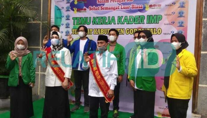 Kepala BKKBN, Kukuhkan Prof. Nelson Pomalingo Dan Dr. Fory Naway Sebagai Ayah Dan Bunda GenRe