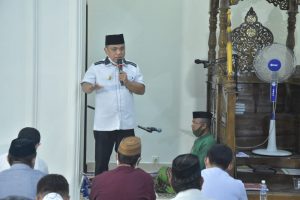 Hendra S. Hemeto Apresiasi Pengurus Masjid Al-Kautsar Desa Luhu