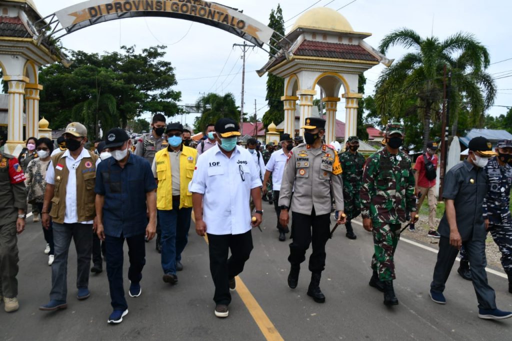 Danrem 133/NW Bersama Gubernur Gorontalo Meninjau Pos Batas Popayato