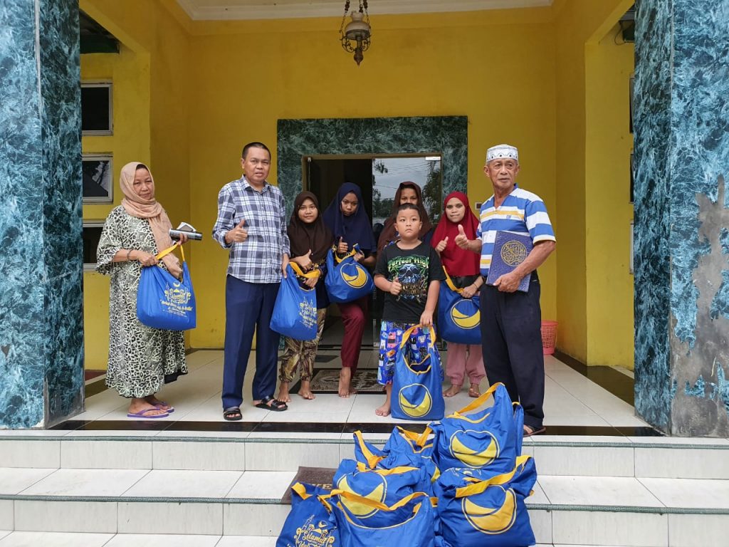 10 Ribu Paket Lebaran Dari Rachmat Gobel, Di Teruskan Tenaga Ahli Rustam Akili Ke Yang Berhak Menerima