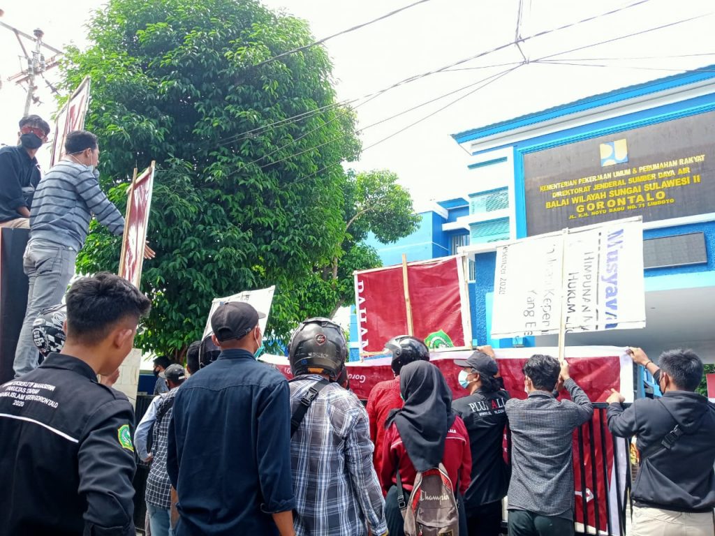 Aliansi Mahasiswa Dan Masyarakat Minta Kepala BWS Sulawesi II Mundur Dari Jabatan