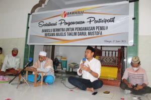 Lewat Program Bawaslu Bermitra, Wahyudin Akili Dan Pembina Majelis Taklim Darul Mustofha Lakukan Kesepakatan