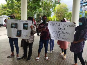 Warga Pilobuhuta Kecamatan Batudaa Kabgor Minta Kadesnya Di Copot