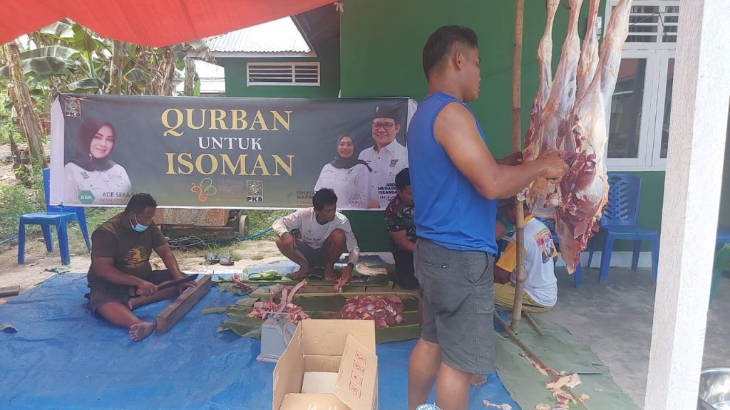Lakukan Penyembelihan Hewan Kurban, DPC-PKB Kabgor Berbagi Dengan Masyarakat