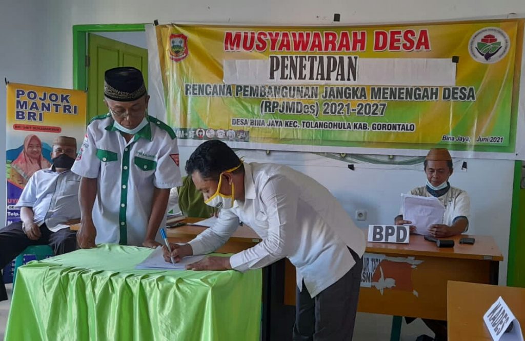 Di Bawah Komando Iwan Polumulo, RPJMDes Desa Bina Jaya Periode 2021-2027 Di Tetapkan