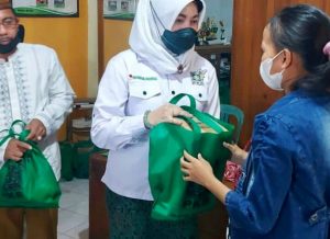 Cegah Stunting, Pengurus DPC-PKB Kabupaten Gorontalo Serahkan Makanan Tambahan Balita Dan Ibu Hamil