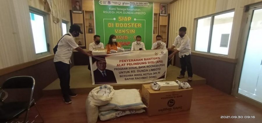 Staf Khusus DPR-RI Dan Wakil Ketua DPRD Kabgor Kembali Salurkan APD Dari Rachmat Gobel