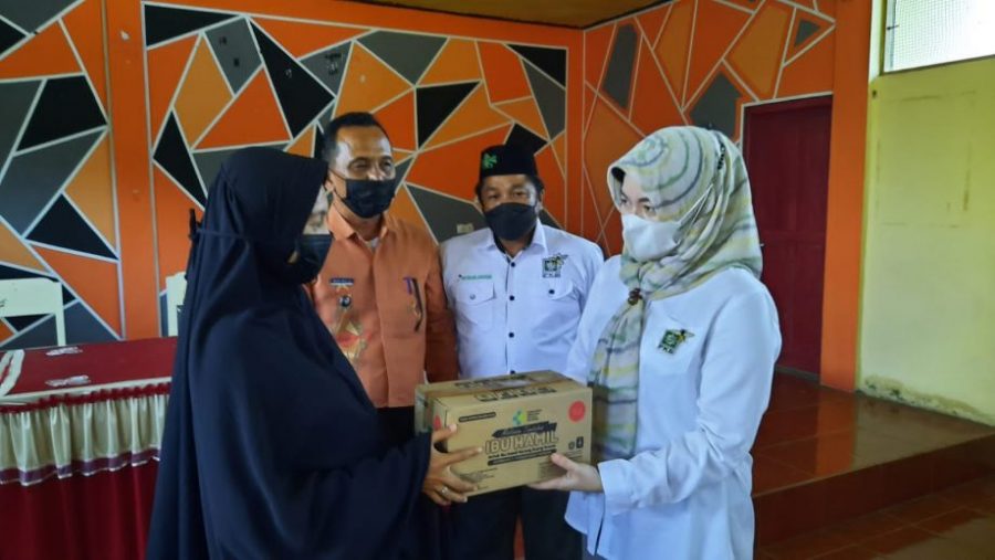 Desa Haya-Haya Terima Makanan Tambahan Ibu Hamil Dan Balita Dari DPC-PKB Kabupaten Gorontalo
