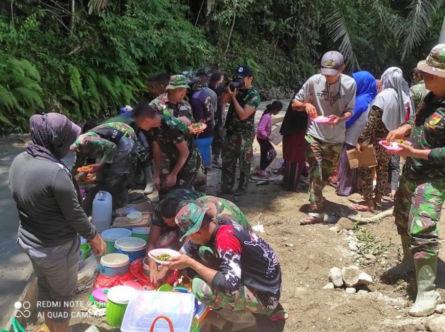Kades Dan Masyarakat Desa Tulabolo Beri Dukungan Penuh Pada Satgas TMMD Ke-112 Kodim 1304/Gorontalo