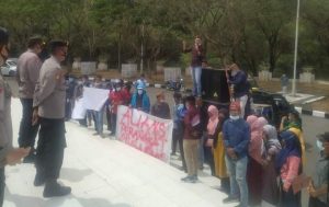 Gugat Peraturan Bupati, Aparat Desa Ketuk Nurani Gubernur Dan DPRD Gorontalo