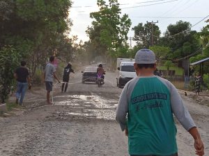 Jalan AK Luneto-Ombulo Belum Tuntas, Kontraktor Lari..???