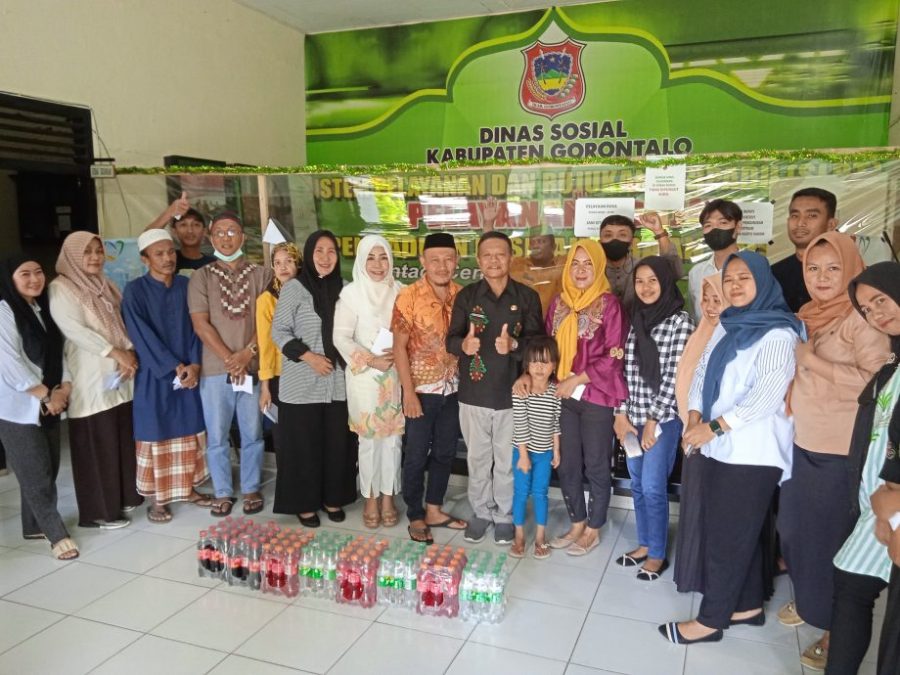 Cleaning Service Dan Tenaga Kontrak Dinas Sosial Kabupaten Gorontalo Terima THR