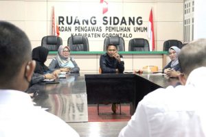 Mulai Bekerja, Wahyudin Akili Sambut 4 Orang CPNS Bawaslu