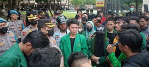 Mahasiswa IAIN Sultan Amai Gorontalo Sambut Kapolda Baru Dengan Unjuk Rasa