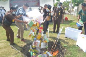 Berkekuatan Hukum Tetap, Kejaksaan Negeri Kabupaten Gorontalo Musnahkan Barang Bukti