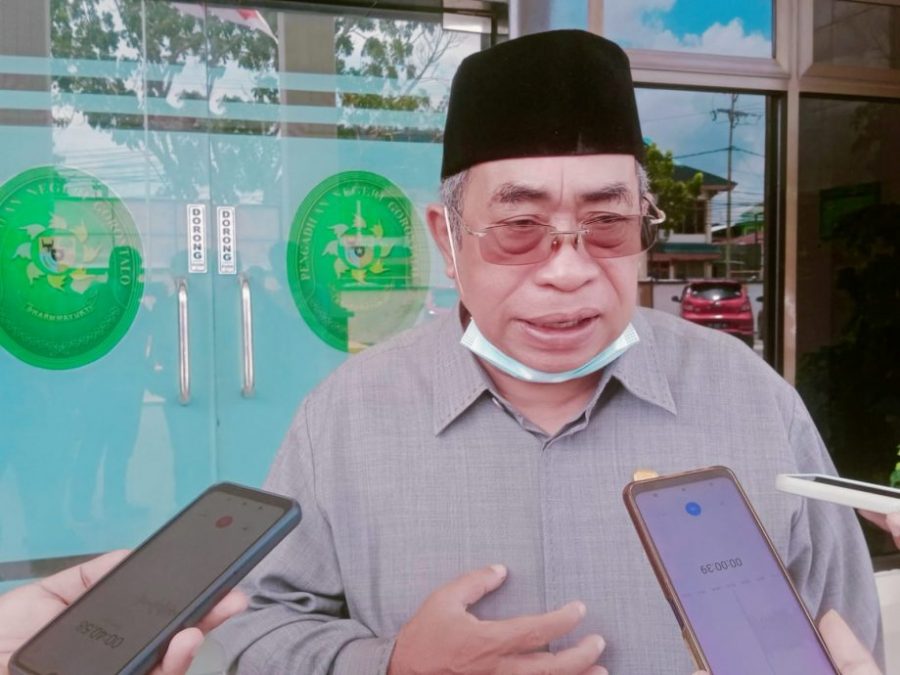 Adhan Dambea Sampaikan Belasungkawa Atas Wafatnya Ibunda Rusli Habibie
