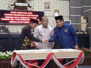 Melalui Paripurna DPRD Kabupaten Gorontalo Dan Pemerintah Daerah Sepakati Perubahan APBD