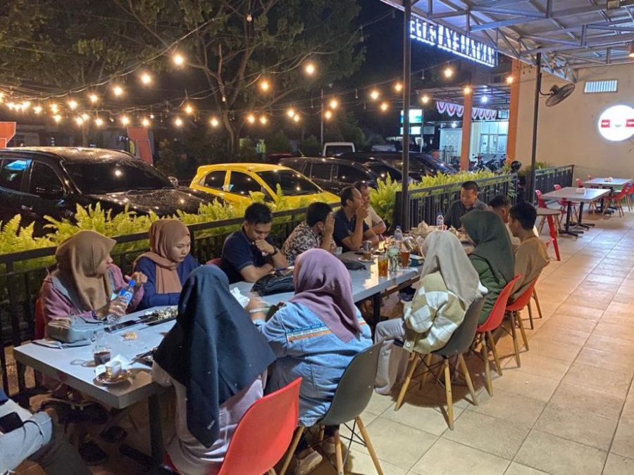 Pimpin Rapat Kesiapan Mubes Dan Reuni Akbar SMAN 1 Limboto, Rustam Akili : Ini Sudah Saatnya