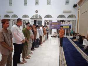 Rektor Kukuhkan Pengurus Takmirul Masjid Al-Ma’arif Universitas Gorontalo, Rustam Akili: Semoga Bisa Memamurkan Masjid