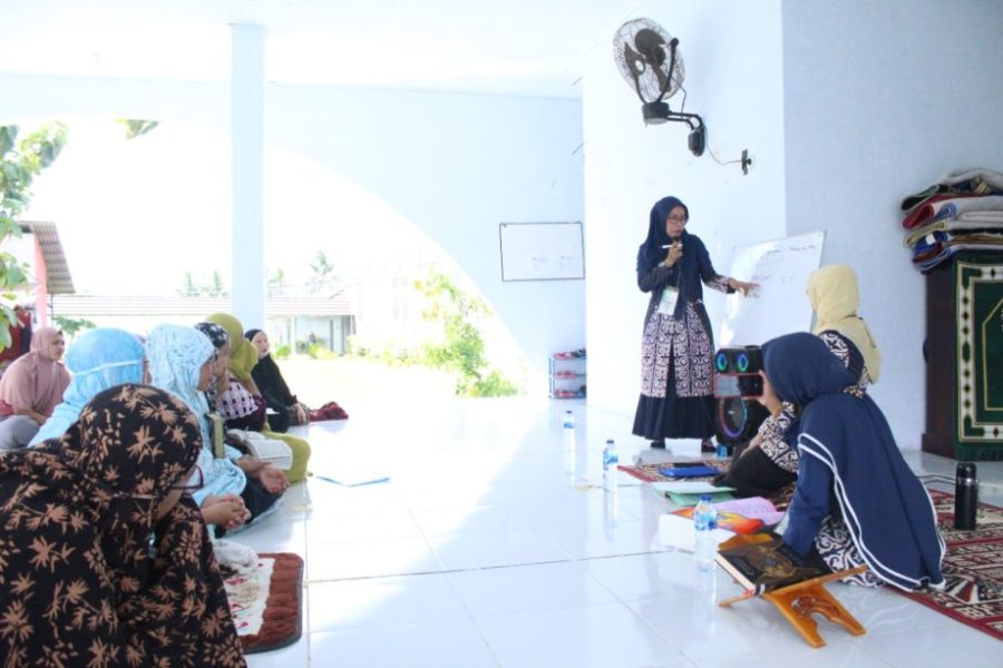 WBP Lapas Perempuan Gorontalo Ikuti Bimbingan Melafalkan Huruf Hijaiyah Baik dan Benar