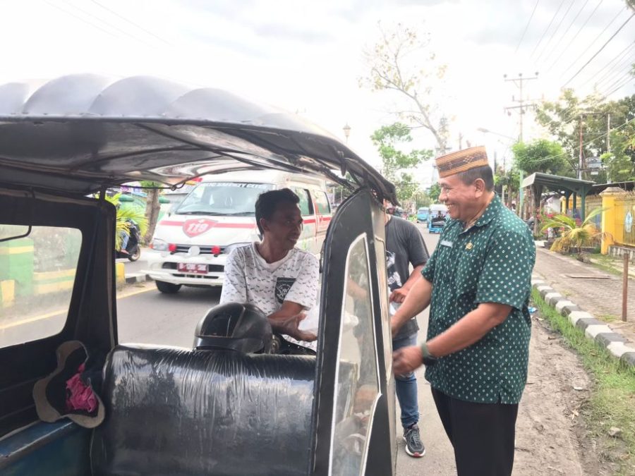 Berbagi Amal Di Bulan Ramadhan, Kawan 23 Gelar Bagi-Bagi Takjil