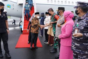 Pangdam XIII/Merdeka Bersama Danrem 133/Nani Wartabone Sambut Kedatangan Wakil Presiden RI Di Provinsi Gorontalo