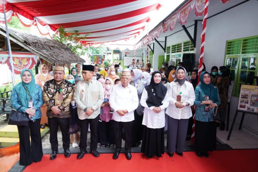 Pangdam XIII/Merdeka Dan Danrem 133/NW Dampingi Wapres RI Saat Kunker Peninjauan Penanganan Stunting Di Posyandu Kayubulan