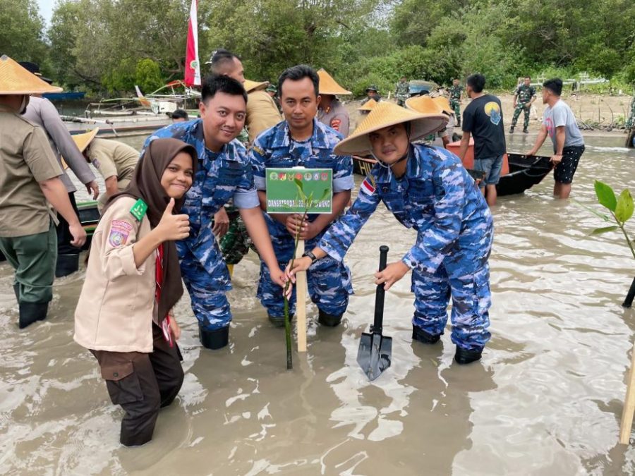Satuan Radar 224 Kwandang Ikut menyukseskan kegiatan Penanaman Mangrove Nasional Tahun 2023