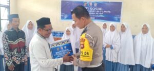 Peringati HUT Lalu Lintas Ke-68, Direktorat Lalulintas Polda Gorontalo Gelar Bakti Sosial Di Panti Asuhan Dan Panti Werda Limboto