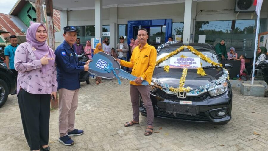 Serahkan Panen Hadiah Ke Pemenang Undian, Dede Sujana Ajak Masyarakat Gorontalo Tingkatkan Transaksi