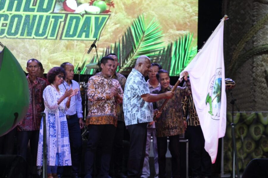 Sukses World Coconut Day Di Gorontalo, Jadikan Nelson Pomalingo Bersinar Dimata Dunia
