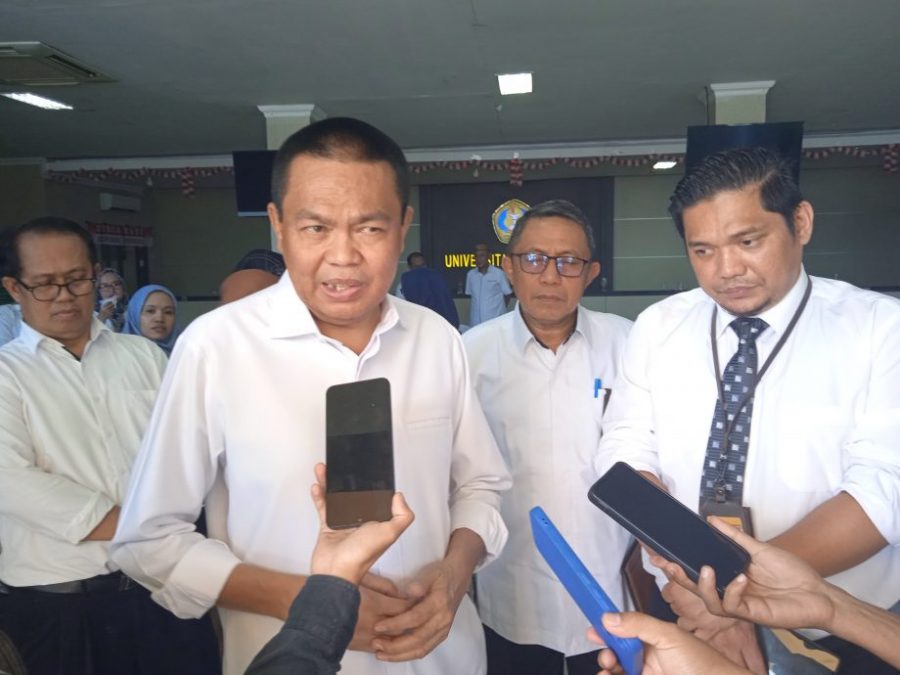 Bergelar Guru Besar, Prof. Rustam Akili Disebut Sebagai Burung Rajawali, Mampu Terbang Tinggi Demi Dunia Pendidikan
