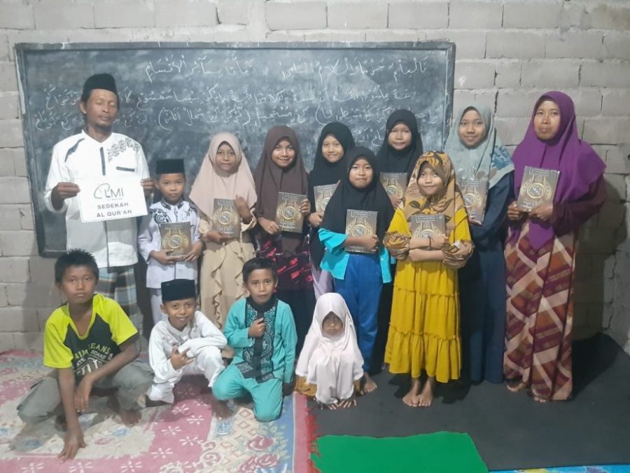 LMI Salurkan Sedekah Al-Quran di Pelosok Negeri 