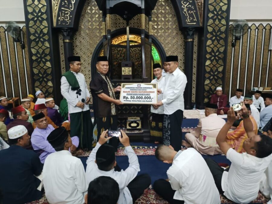 Melalui Safari Ramadhan Pemrov Berikan Hibah Untuk Masjid, Nelson Pomalingo : Terimakasih
