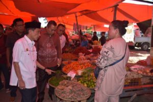 Bupati Nelson Pomalingo Dan PJ Gubernur Gorontalo Terima Keluhan Pedagang