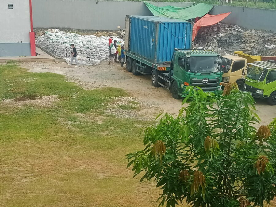 Batu Hitam di Rupbasan Gorontalo Mulai Diangkut, Mau Dibawa ke Mana.?