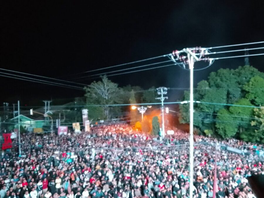 Ribuan Masyarakat Gorontalo Nonton Bareng Timnas U-23 Indonesia Vs Iraq Padati Jalan Dua Susun