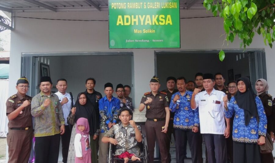 Rangkaian HBA dan HUT IAD 2024, Kajari Armen Wijaya Resmikan Ruko Milik Warga Difabel