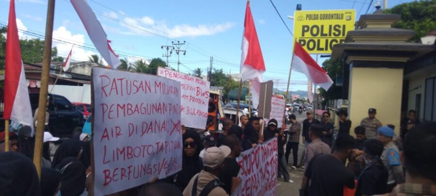 Ratusan Massa Gelar Aksi di BWS, Polda dan Kejaksaan Tinggi Gorontalo, Tuntut Kepala Balai Di Tangkap dan Mundur