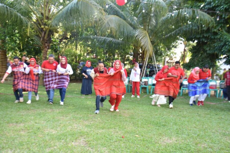 Pimpinan OPD Kabupaten Gorontalo Meriahkan Hari Kemerdekaan Ke 79 RI Dengan Permainan Tradisional