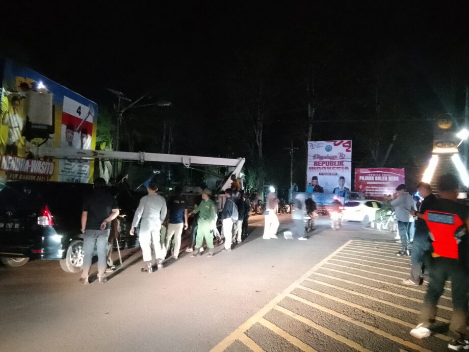 Masuk Hari Tenang, KPU, Bawaslu dan Stakeholder Tertibkan APK Pasangan Calon