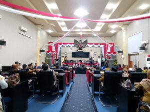 Puluhan Aparat Desa Datangi DPRD Kabupaten Gorontalo, Keluhkan Gaji Tiga Bulan Belum Terbayarkan