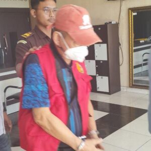 Sempat Beralasan Kesehatan, Tersangka AO Resmi Ditahan Kejari Kabgor Terkait Dugaan Korupsi