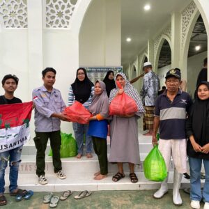 BEM Nusantara Gorontalo Berbagi Takjil dan Galang Dana untuk DPRD Provinsi