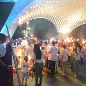 Tak Sekadar Tradisi, Pawai Obor Jadi Simbol Sukacita di Paskah Jemaat Maranatha