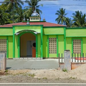 K Uwa dan Para Penambang Gelar Bakti Sosial, Bantuan Sapi dan Perbaikan Masjid Dilaksanakan