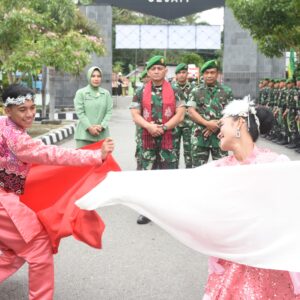 Korem 133/Nani Wartabone Gelar Tradisi Penyambutan Adat Mopotilolo dan Molo’opu Pejabat Baru Danrem 133/NW