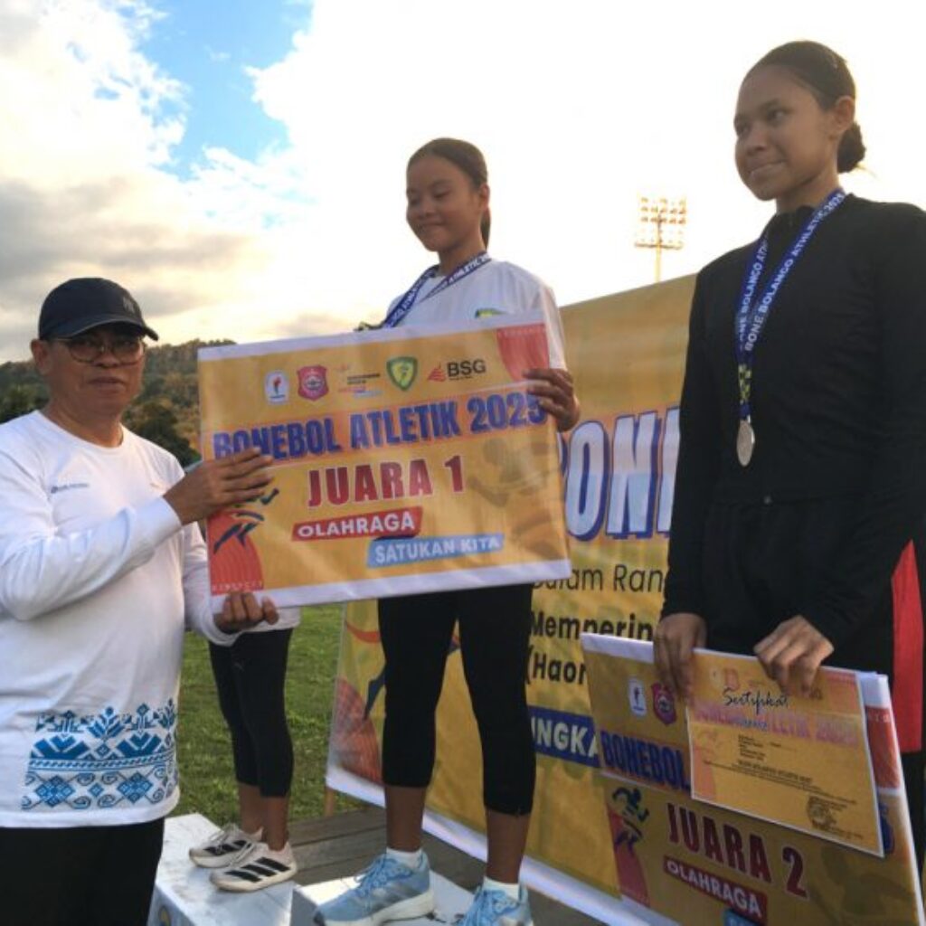 Sekda Iwan Mustapa Tutup Kejuaraan Bone Bolango Atletik 2025