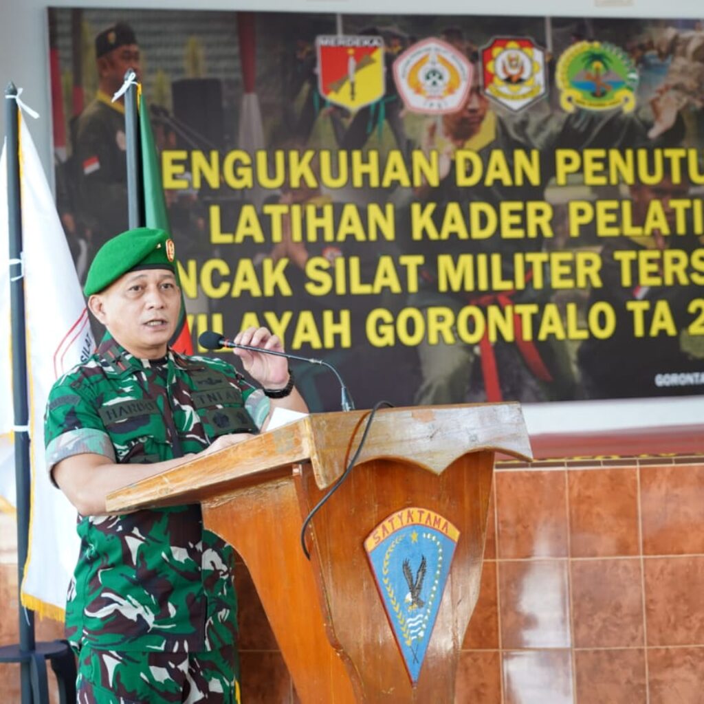 Danrem 133/NW Pimpin Pengukuhan Dan Penutupan Latihan Kader Pelatih Pencak Silat Militer Tersebar Wilayah Gorontalo TA 2025