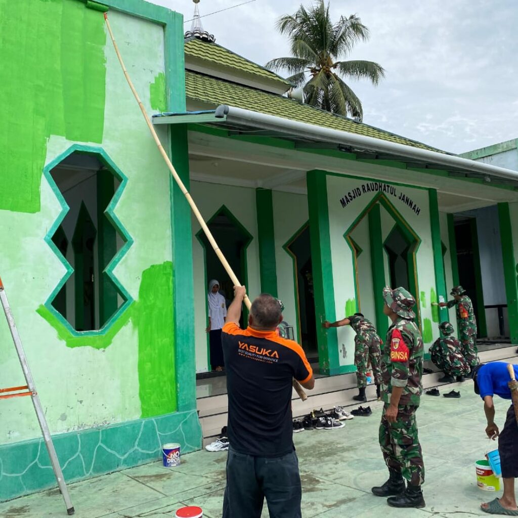 Kodim 1315/KG Gelar Karya Bakti Pembersihan Masjid dalam Rangka HUT TNI ke-80